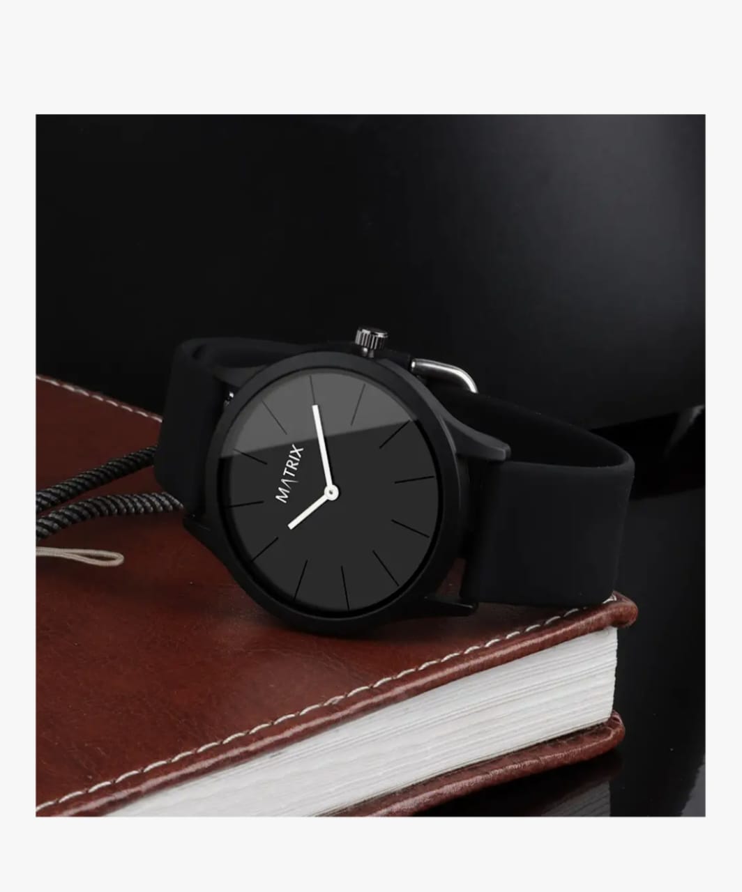 Matrix Minimalist डायल सॉफ्ट सिलिकॉन स्ट्रैप एनालॉग कलाई घड़ी के साथ पुरुषों और लड़कों के लिए