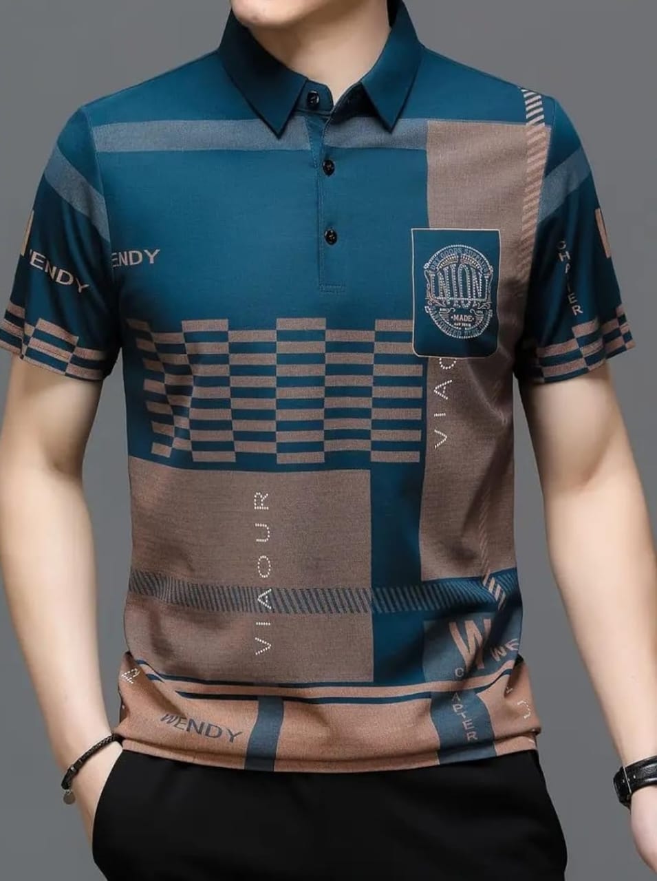 पुरुषों की अनियमित ज्यामितीय पैटर्न और वर्णमाला प्रिंट स्पोर्ट्स कॉलर टीशर्ट (Rizim Temu प्रिंट पोलो-ब्लू